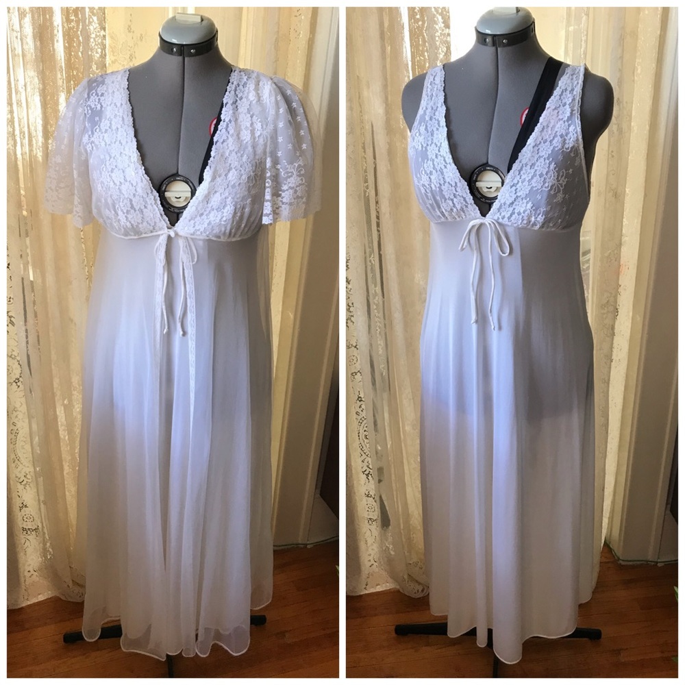 Gorgeous Vintage Val Mode peignoir set.  Size Med